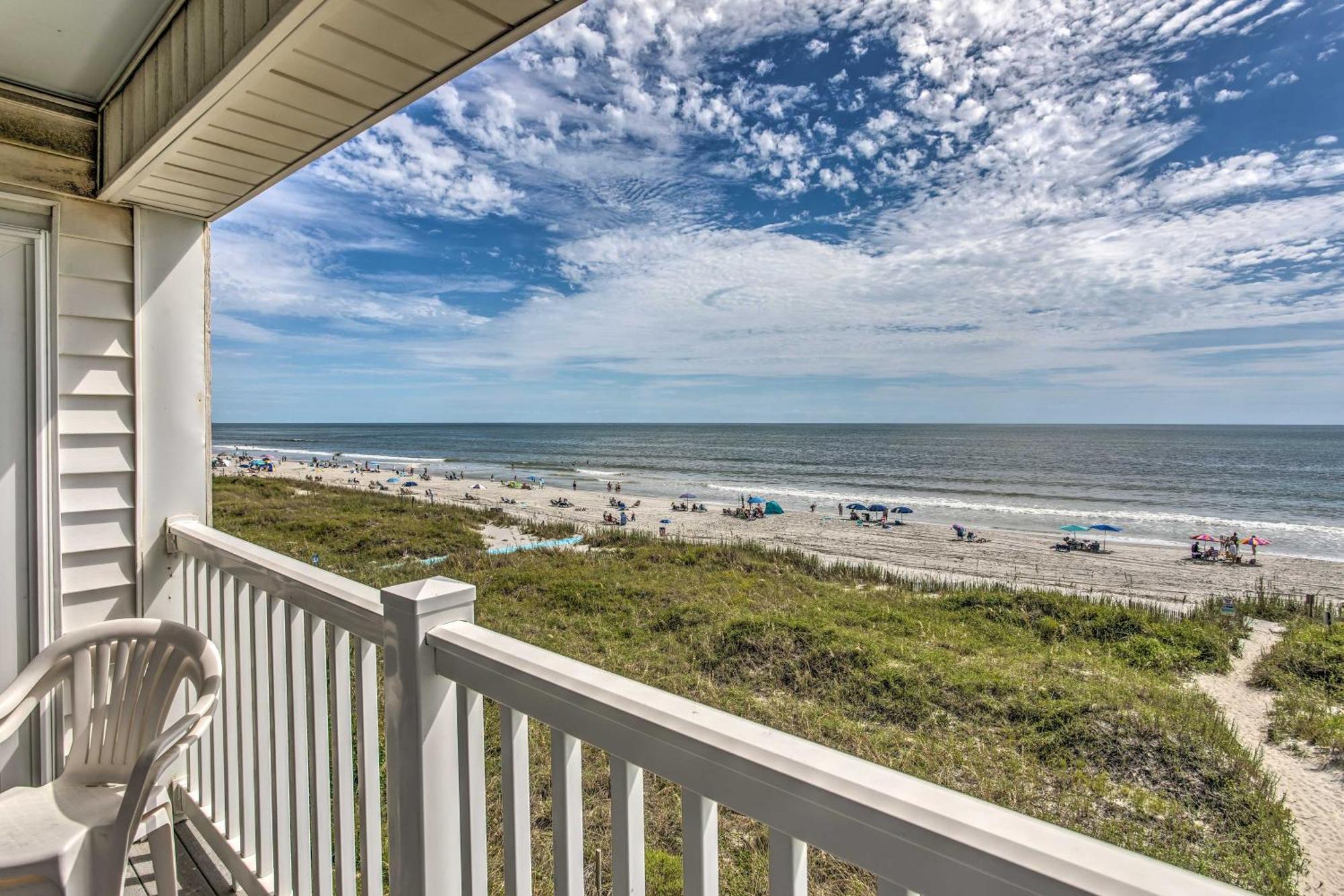 Bright Beachy Condo With Boardwalk Access And Patio! 默特尔比奇 外观 照片